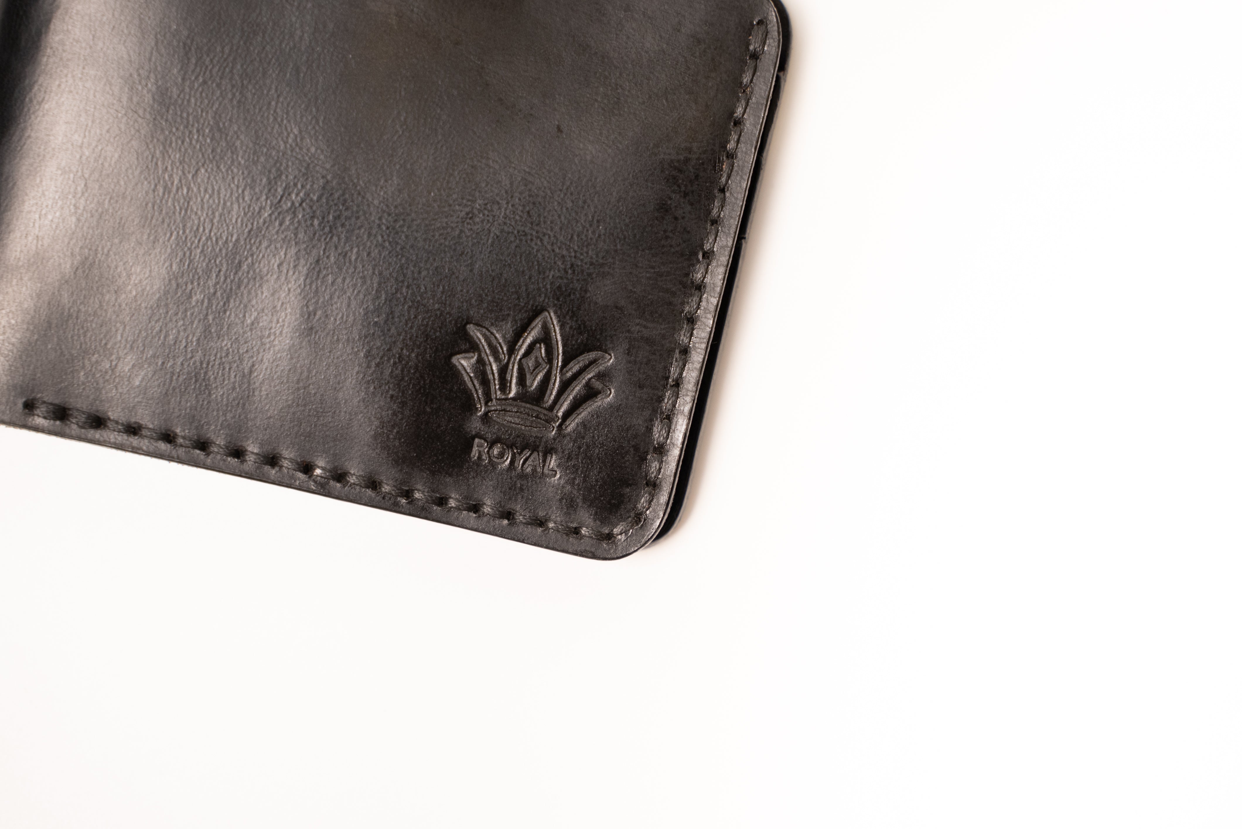 ROYAL Classic Bi-Fold Leather Wallet – Black.