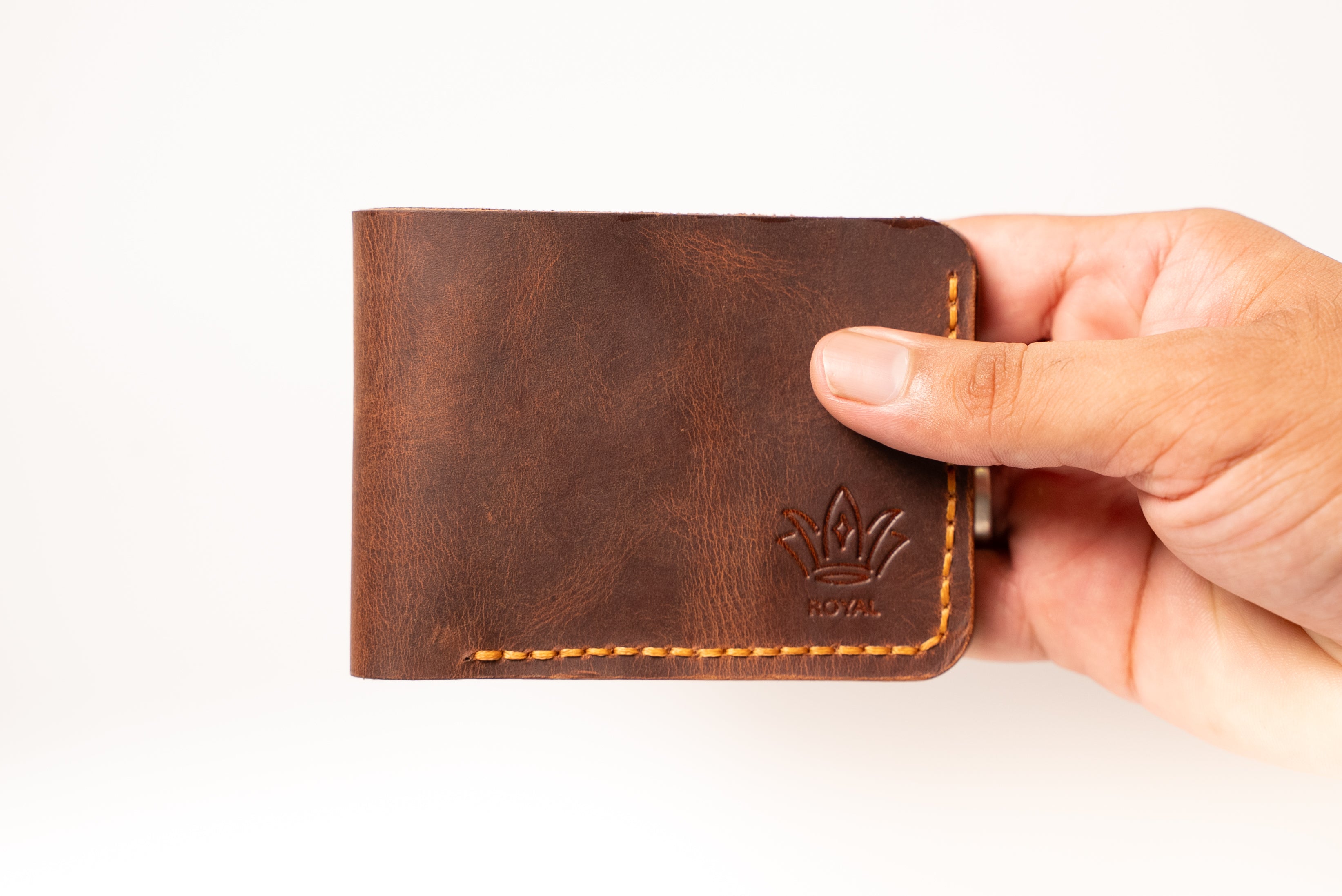 Royal Men's Genuine Leather Bi-Fold Wallet | 8 Card Capacity.